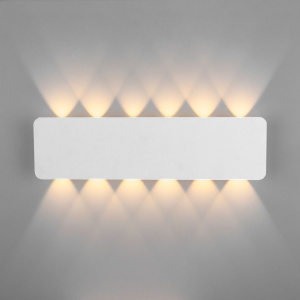 Настенный светодиодный светильник Eurosvet Angle 40139/1 LED белый