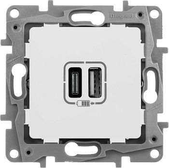 Зарядка USB A-C Legrand Etika Белый 672236