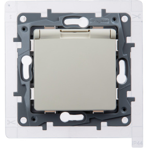 Розетка 2К+З IP44 Legrand Etika Слоновая кость 672326