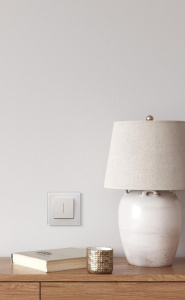 Выключатель 1-клавишный проходной 10А/250В с LED подсветкой, белый Kollinger Asthetik AS-008WH