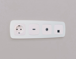Комплект механизма компьютерной розетки Ambrella Volt RJ-45 (8P8C) CAT6A экранированной с автоматической защитной шторкой OMEGA MO212005 Жемчуг QUANT (OP2120, VM185)