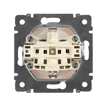 Розетка с/з со шторками Legrand Valena Classic 694269